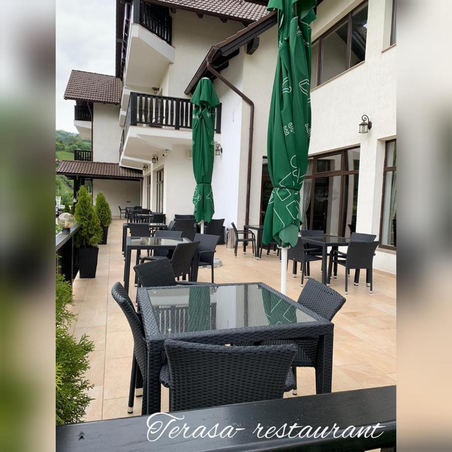 Flori De Mar Poiana Mărului Exterior foto