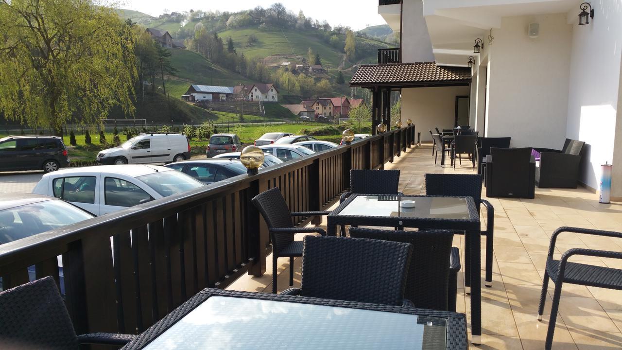Flori De Mar Poiana Mărului Exterior foto